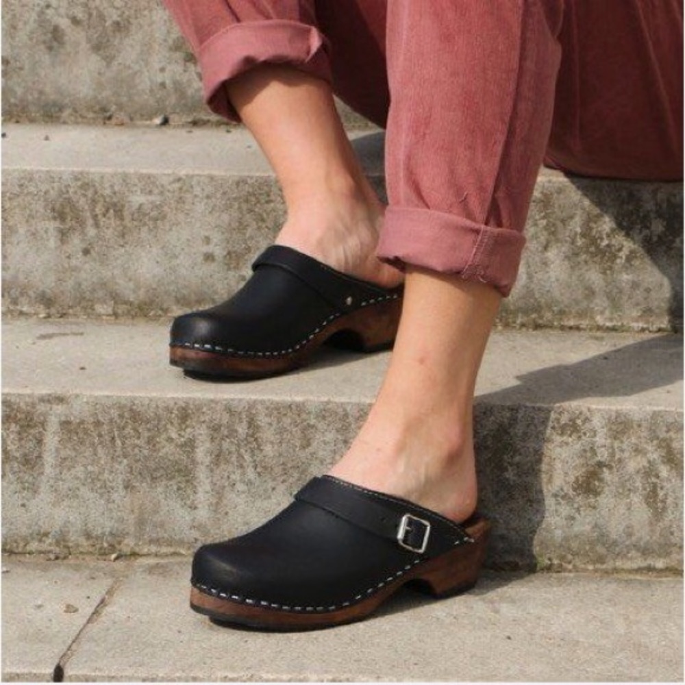 LOTTA FROM STOCKHOLM black clogs with brown base